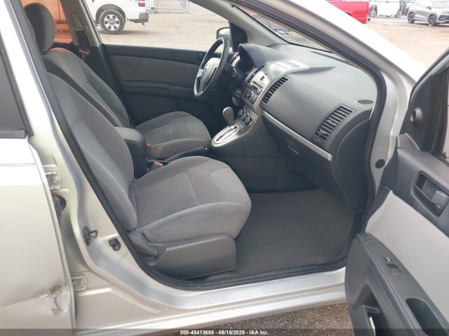 2010 Nissan SENTRA 2.0 照片 5