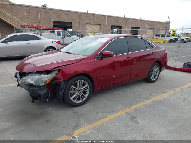 2016 Toyota CAMRY SE — фото 2