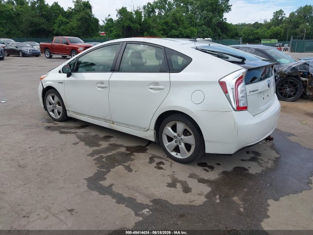 2014 Toyota PRIUS photo 3