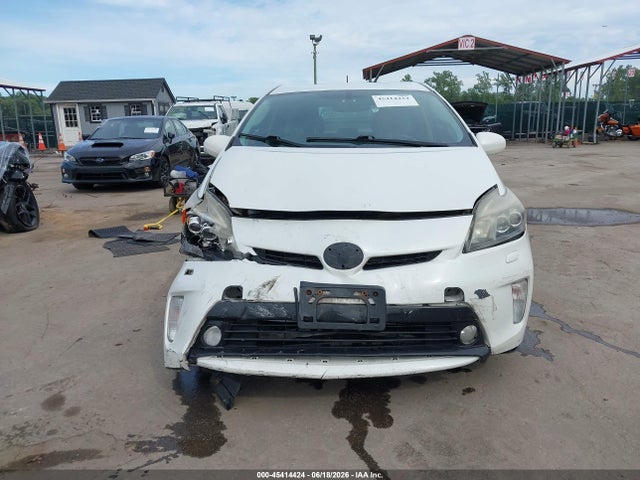 2014 Toyota PRIUS photo 6