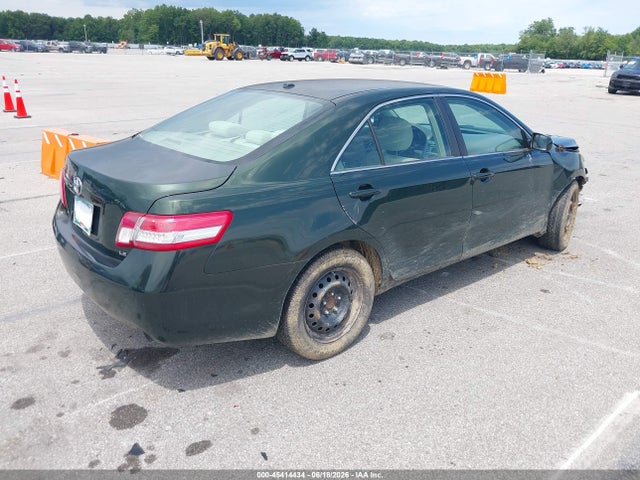 2011 Toyota CAMRY LE photo 4