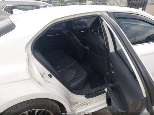 2019 Toyota CAMRY SE photo 8