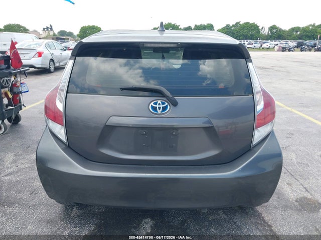 2016 Toyota PRIUS C ONE — миниатюра 16