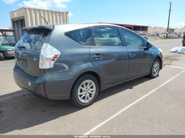 2013 Toyota PRIUS V FIVE/THREE/TWO photo 4