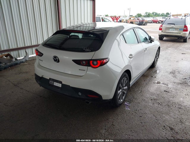 صورة 4 لـ 2022 Mazda MAZDA3 2.5 S