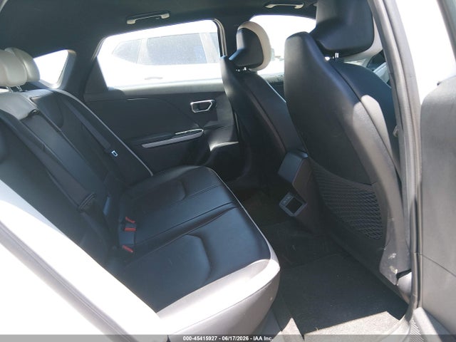 صورة 8 لـ 2025 KIA K4 GT-LINE