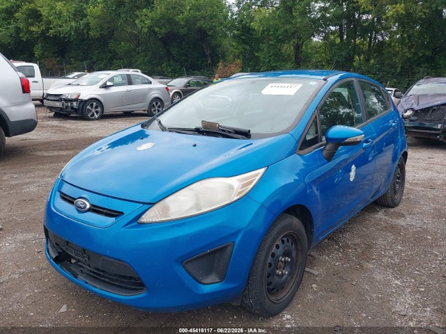 2013 FORD FIESTA SE photo 2