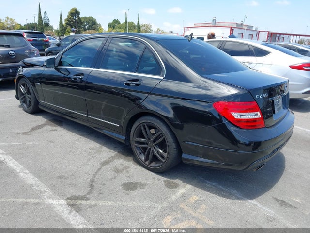 2012 Mercedes-BENZ C 250 SPORT — фото 3