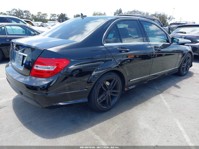 2012 Mercedes-BENZ C 250 SPORT — фото 4