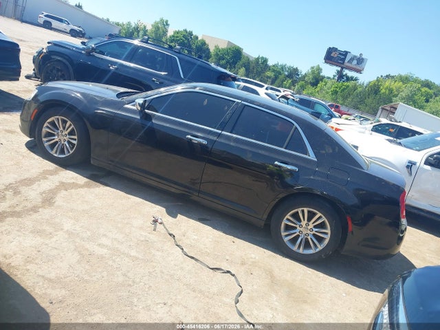 صورة 3 لـ 2015 Chrysler 300C