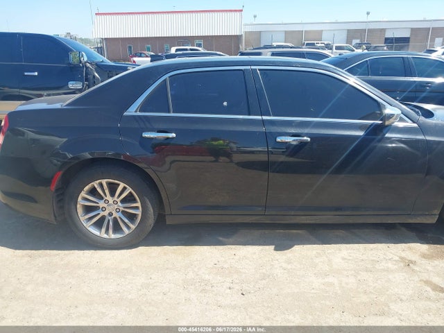 صورة 6 لـ 2015 Chrysler 300C