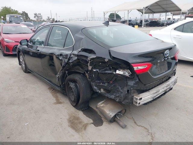 2020 Toyota CAMRY LE HYBRID photo 3