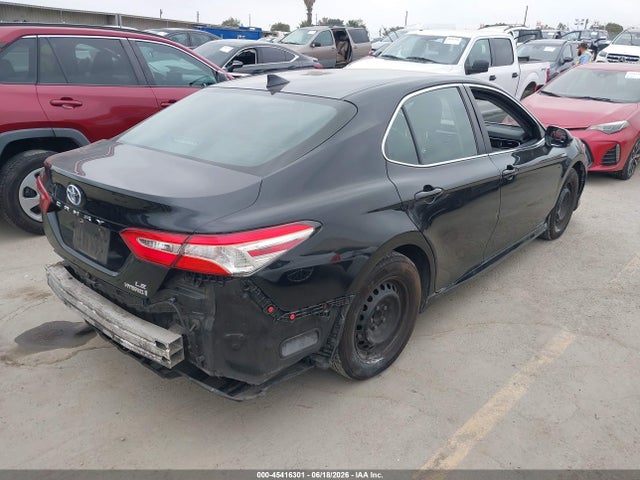 2020 Toyota CAMRY LE HYBRID photo 4