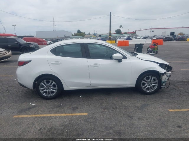 2017 Toyota YARIS IA 缩略图 13
