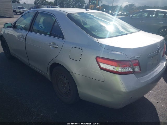 صورة 3 لـ 2011 Toyota CAMRY LE