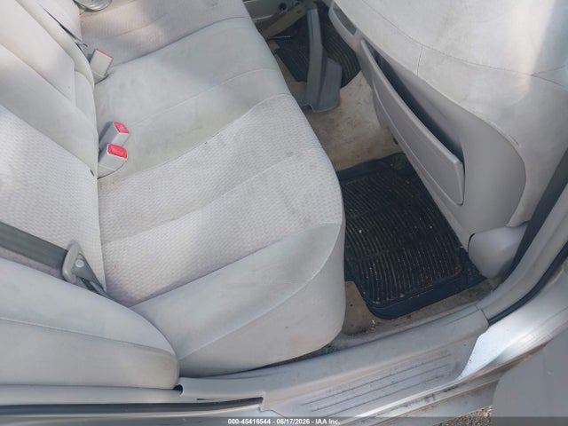 صورة 8 لـ 2011 Toyota CAMRY LE