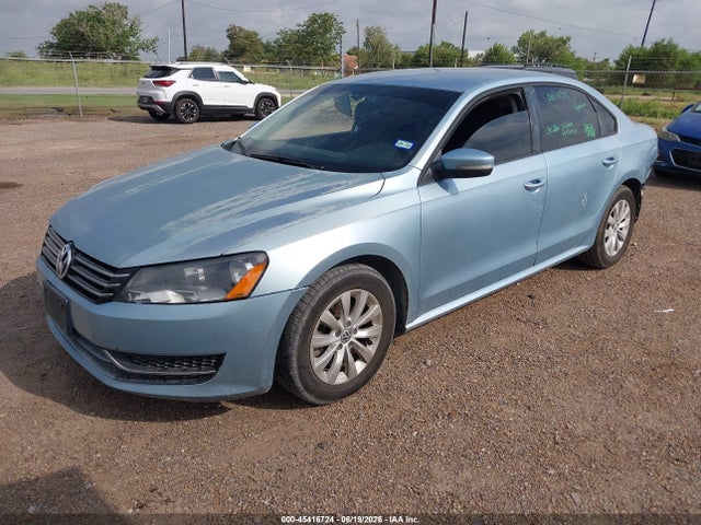 2013 Volkswagen PASSAT 2.5L S — фото 2