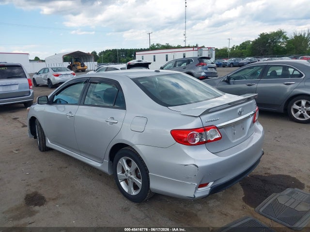 2012 Toyota COROLLA S photo 3