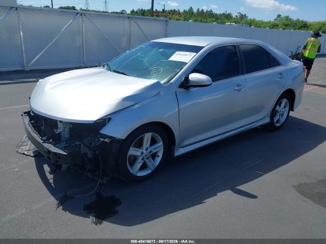 2014 Toyota CAMRY SE — фото 2