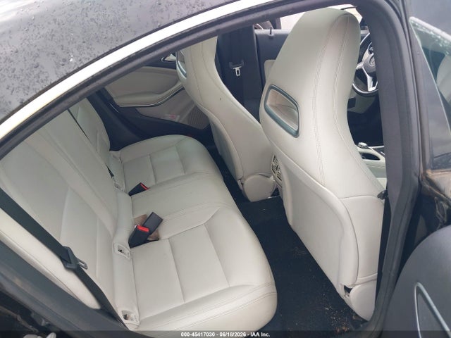 صورة 8 لـ 2014 Mercedes-BENZ CLA