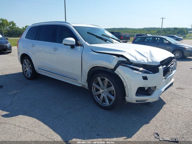 2017 VOLVO XC90 T6