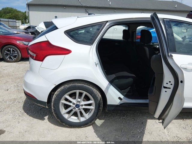 2018 FORD FOCUS SE photo 8