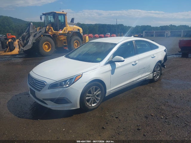 2016 Hyundai SONATA SE photo 2