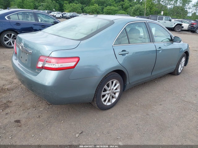 2011 Toyota CAMRY XLE 照片 4