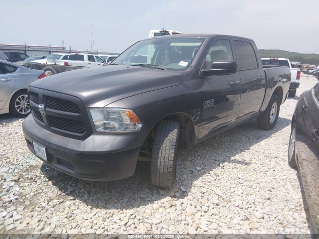 صورة 2 لـ 2017 RAM 1500 TRADESMAN 4X2 5'7 BOX