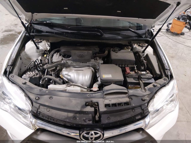 2016 Toyota CAMRY LE photo 10