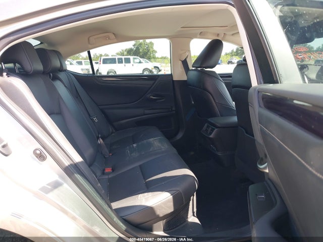 2021 Lexus ES 300H photo 8