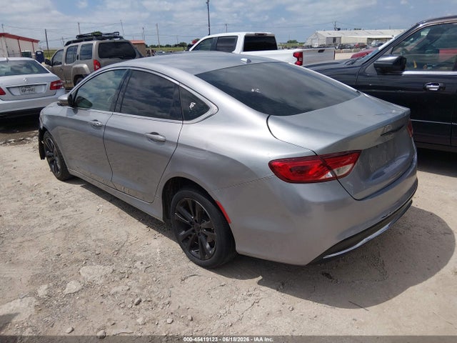2016 Chrysler 200 LIMITED — фото 3