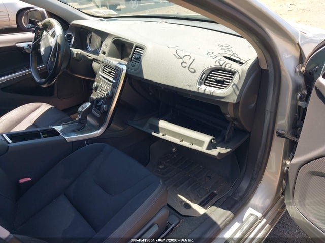 2013 Volvo S60 T5/T5 PLATINUM/T5 PREMIER/T5 PREMIER PLUS photo 5