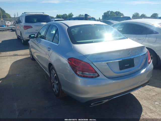 2015 Mercedes-BENZ C 300 photo 3