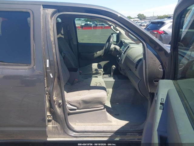 2014 Nissan FRONTIER SV — фото 5
