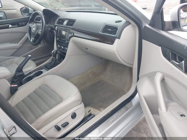 2014 Volkswagen PASSAT 1.8T SEL PREMIUM — фото 5