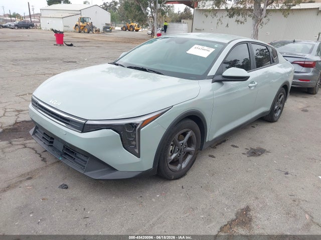 2025 KIA K4 LXS 照片 2