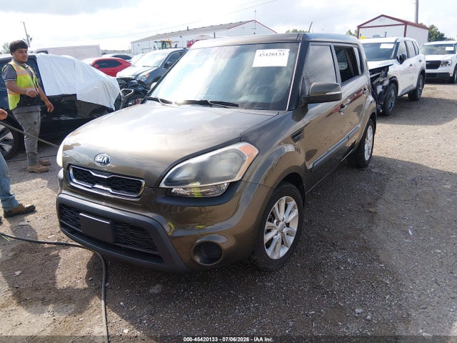2013 KIA SOUL + 照片 2