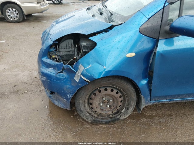 2010 Toyota YARIS 照片 6