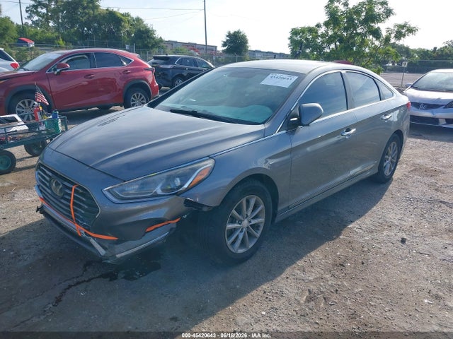 2019 Hyundai SONATA SE photo 2