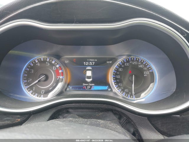 صورة 7 لـ 2015 Chrysler 200 C