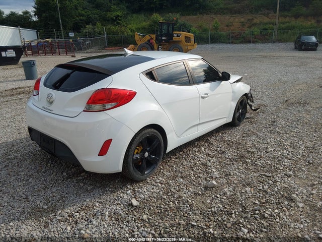 صورة 4 لـ 2014 Hyundai VELOSTER BASE W/BLACK