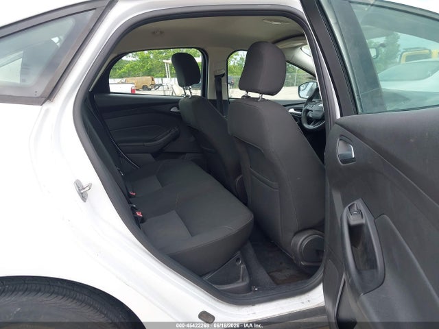 2015 FORD FOCUS SE 照片 8