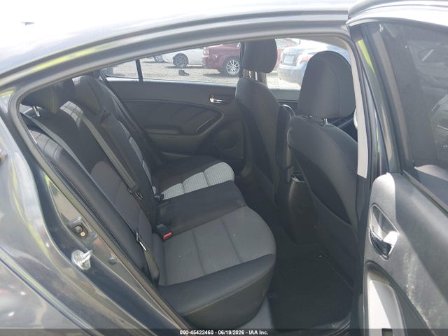 صورة 8 لـ 2015 KIA FORTE LX
