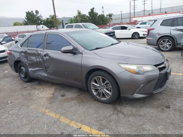 2016 Toyota CAMRY LE/XLE/SE/XSE 照片 1