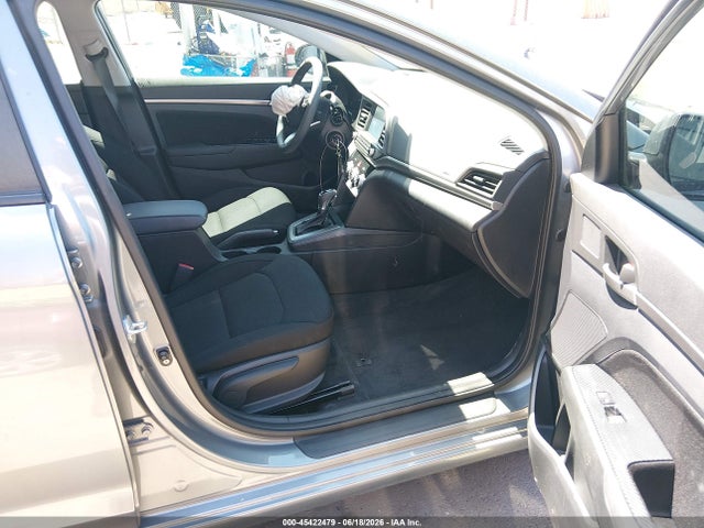 2019 Hyundai ELANTRA SEL 照片 5