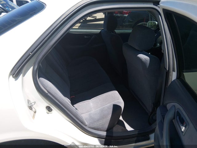 2001 Toyota CAMRY LE photo 8