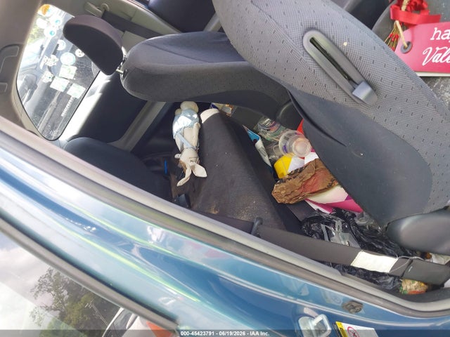 2009 Toyota YARIS photo 8