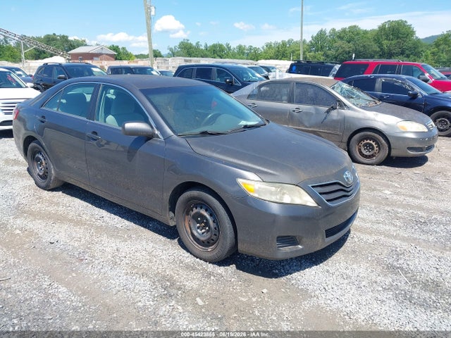 2011 TOYOTA CAMRY LE