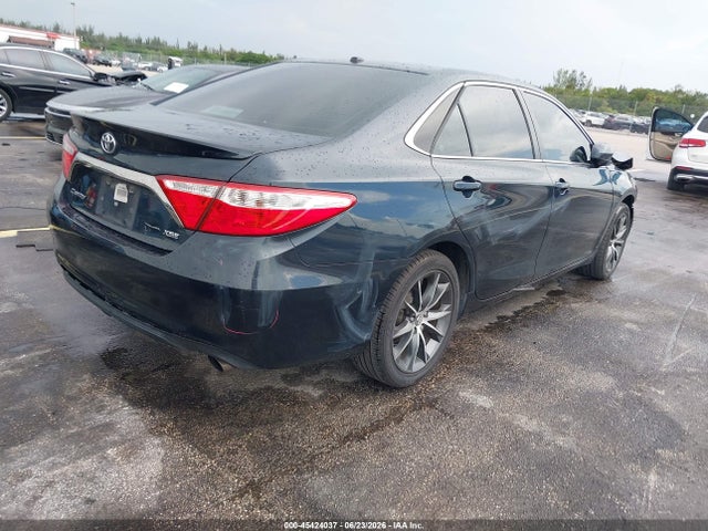 2017 Toyota CAMRY XSE — фото 4